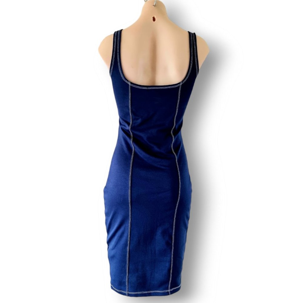 Blue denim-look, knee-length singlet shirt dress with exposed white stitching - Picture 3 of 5